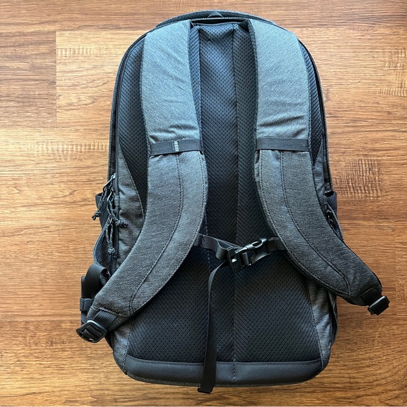 REI Signal 20 Backpack Laptop - Picture 2 of 7